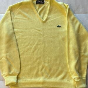 Izod Men's Yellow V-Neck Sweater